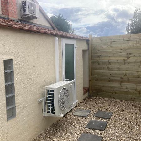 Maisonnette Neuve Avec Jardin Privatif Saran Exterior foto