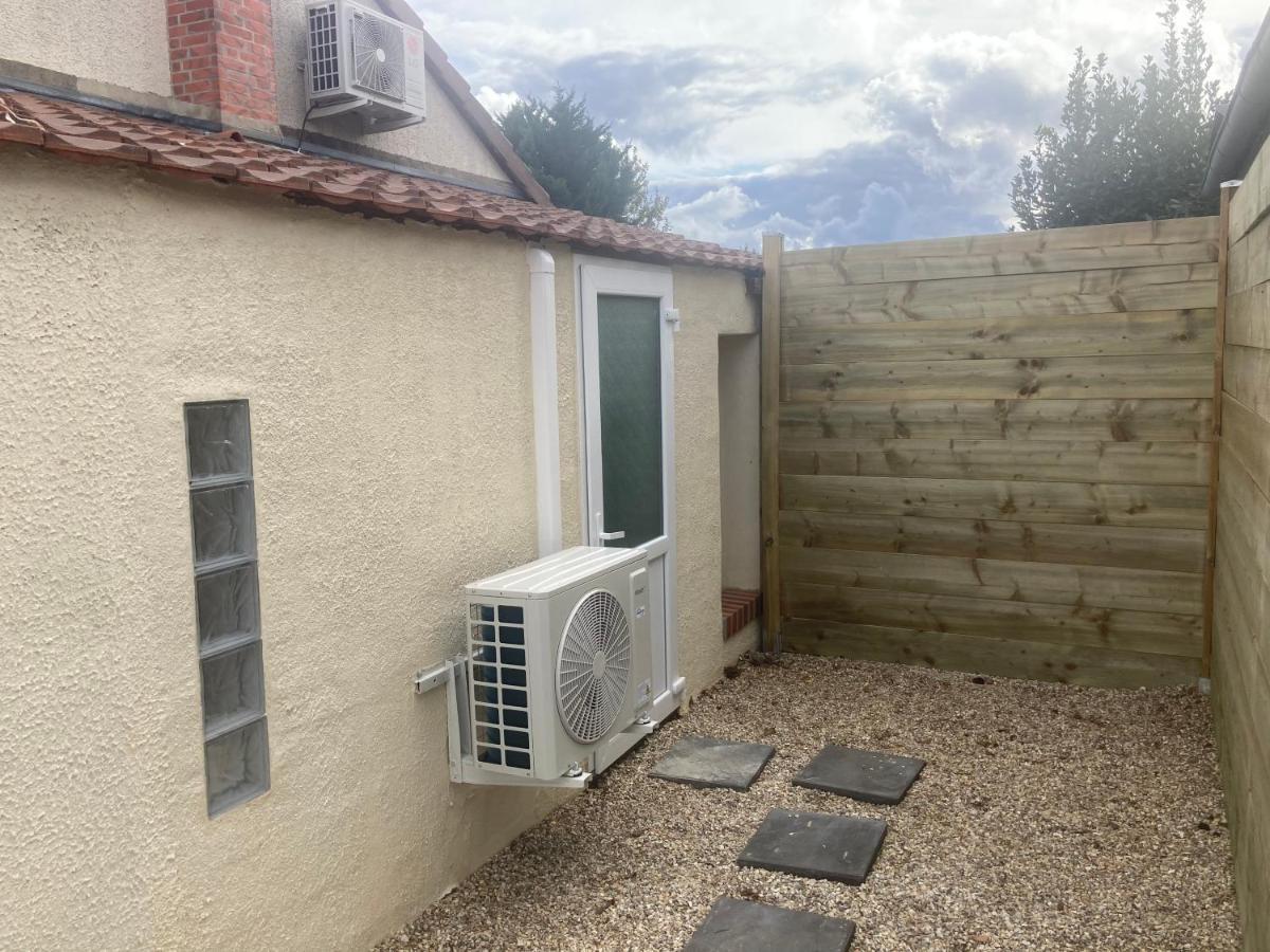 Maisonnette Neuve Avec Jardin Privatif Saran Exterior foto